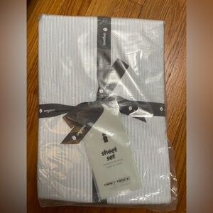 New West Elm Striped Twin XL Sheet Set - Light Blue & White 2 Sham College Dorm